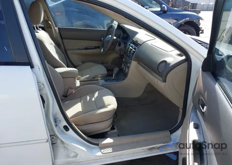 2004 Mazda Mazda6 S z USA, uszkodzony, nr VIN 1YVFP82D045N89381